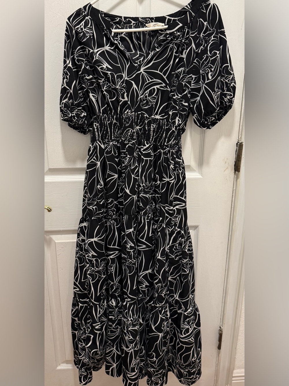 Entry Black & White Floral Tiered Maxi Dress -medium
